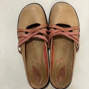 Clark sandals size US 7